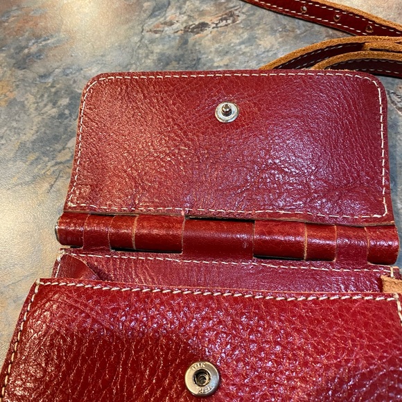 Ellington Madison Hinge Crossbody Purse - Picture 6 of 6